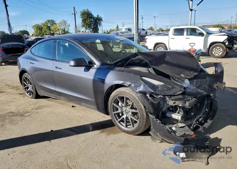 2022 Tesla Model 3 z USA, uszkodzony, nr VIN 5YJ3E1EA3NF376822